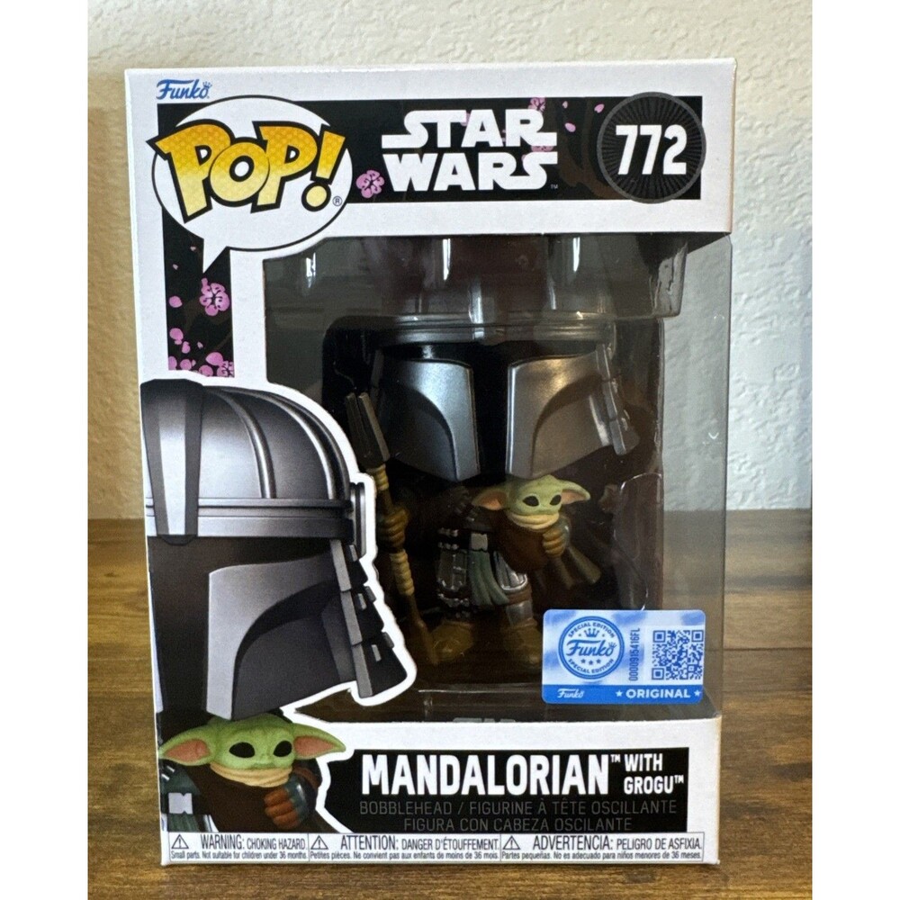 Funko Pop! Vinyl: Star Wars - Mandalorian with Grogu - Target (Exclusive) #772